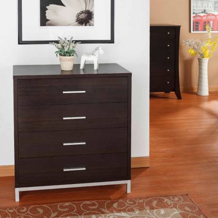 Existuje konstrukce, která zabraňuje zhroucení skříně.